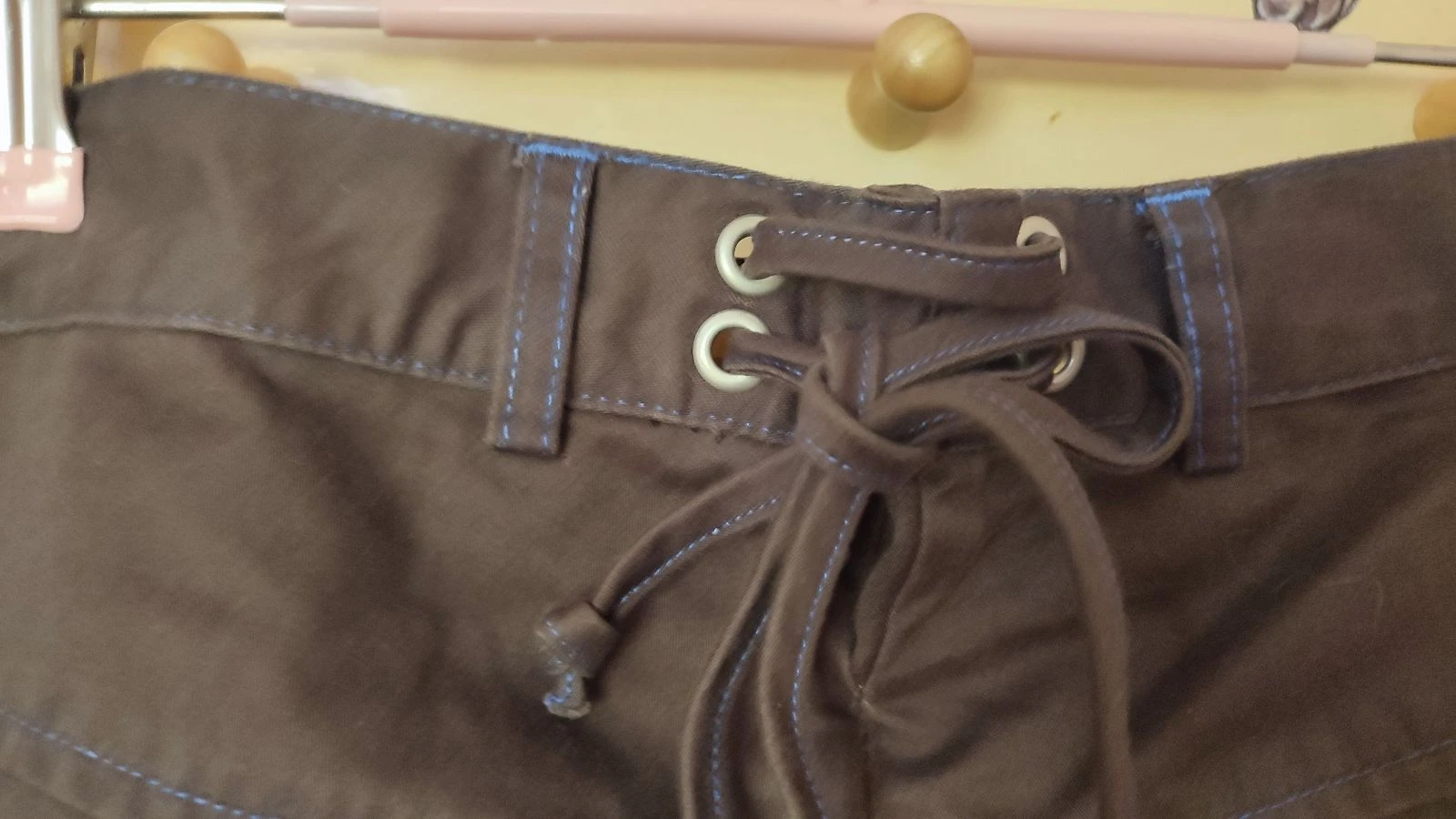 Pantalón Capri bordado vintage austriaco alemán Oktoberfest – photo 4